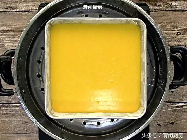 自製金瓜糯米糕的做法，顏色金黃，口味香糯軟滑!!