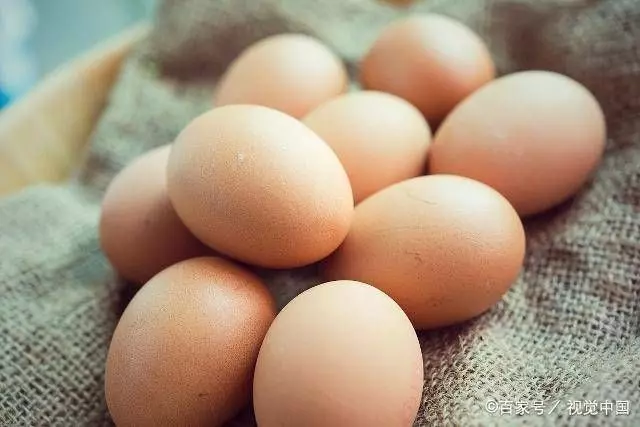 蒸蛋羹總是蒸成蜂窩狀，不好看也不好吃，啥妙招能蒸出平面雞蛋!!