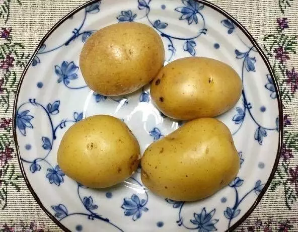 土豆怎麼存放不發芽，教你一個小技巧！土豆還能吃到幾個月！！