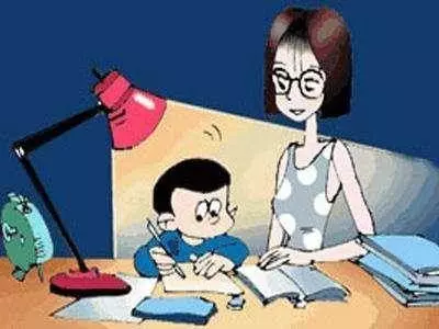 上小學家長一定要陪著孩子寫作業嗎？怎樣才是正確的陪伴方式？
