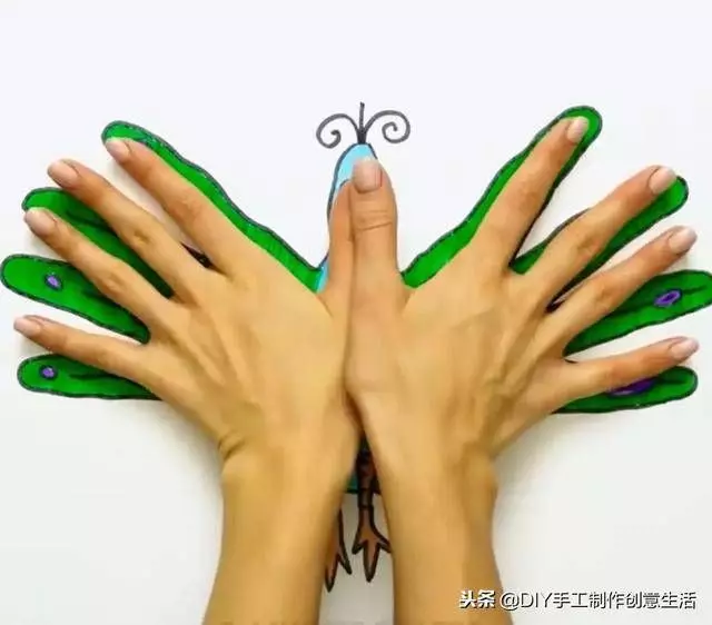 一個手掌就能教熊孩子畫畫，真有意思