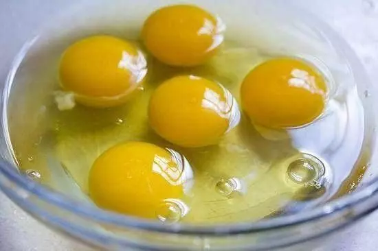 每天吃一個雞蛋，保護血管、提高免疫力，可3種錯誤吃法反而養病