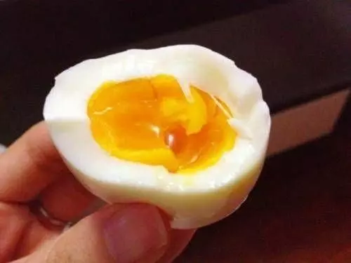 每天吃一個雞蛋，保護血管、提高免疫力，可3種錯誤吃法反而養病