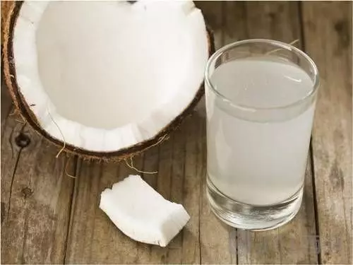 椰子水好厲害，可以救命還能改善甲狀腺功能，7大功效由內而外改善健康。