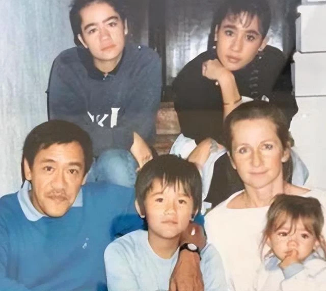 83歲演員吳耀漢去世，給家人留30億家產，最後露面滿頭白髮顯憔悴